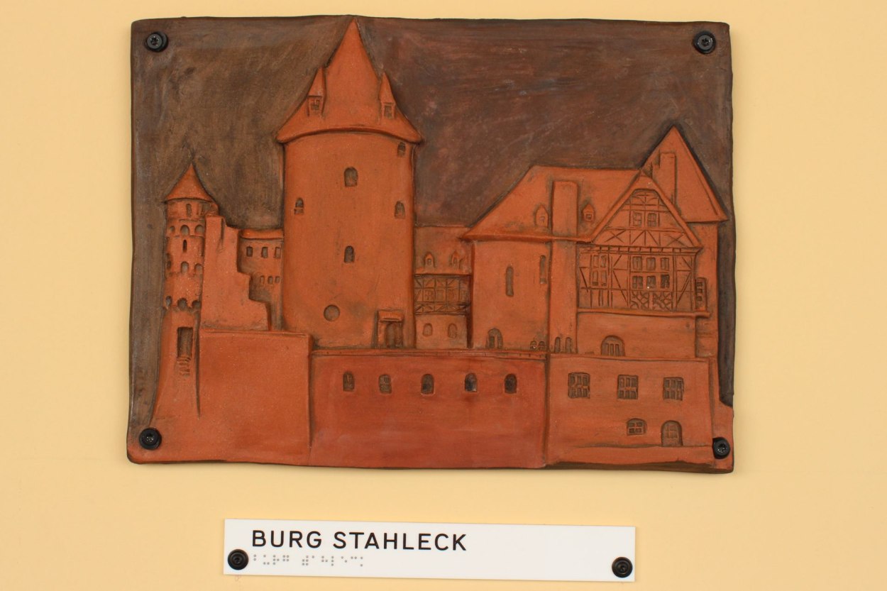 Relief von Burg Stahleck | © Sabine Pilger